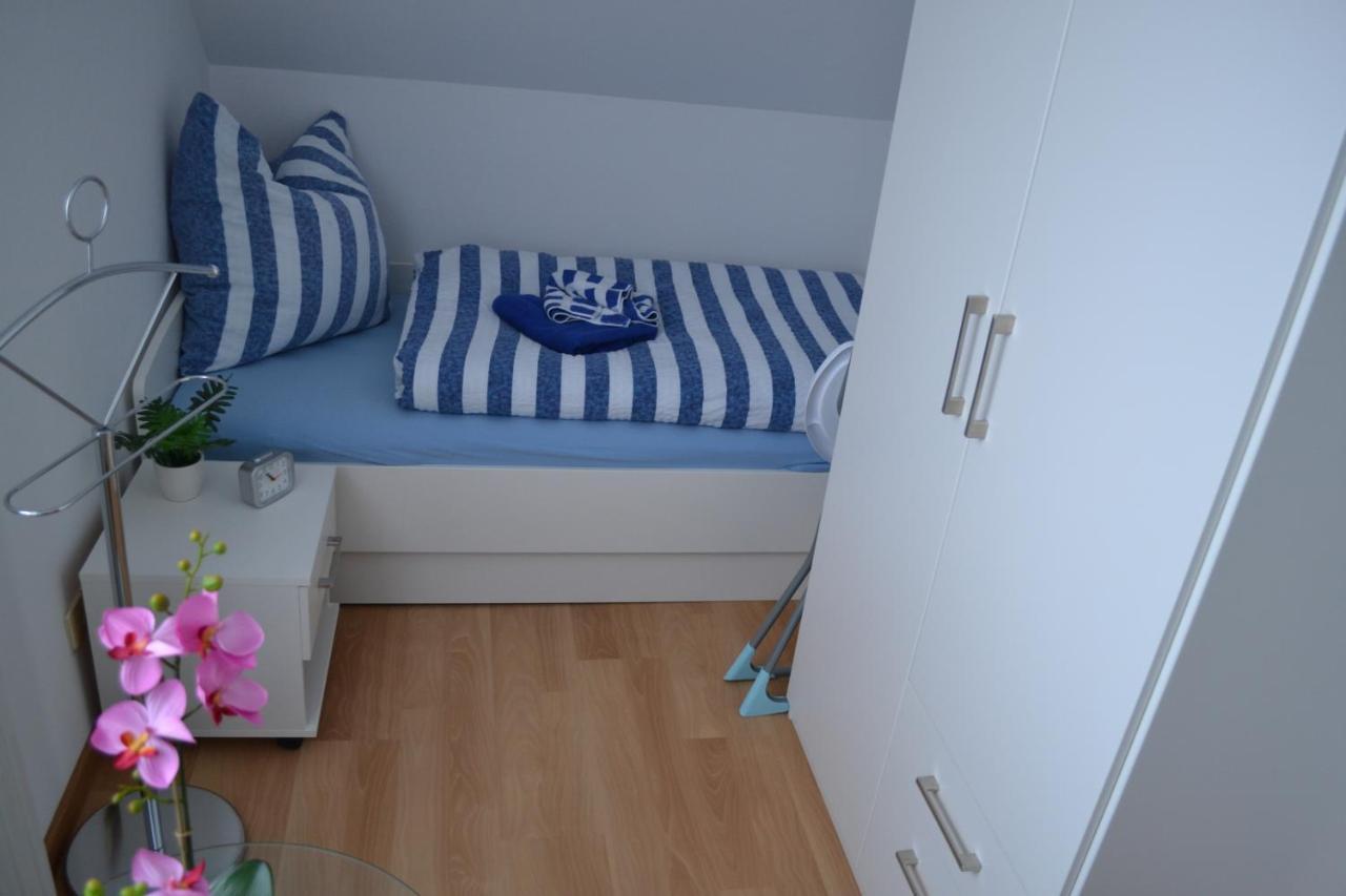 Ferienhaushälfte Harmonie Wyk auf Föhr Exterior foto